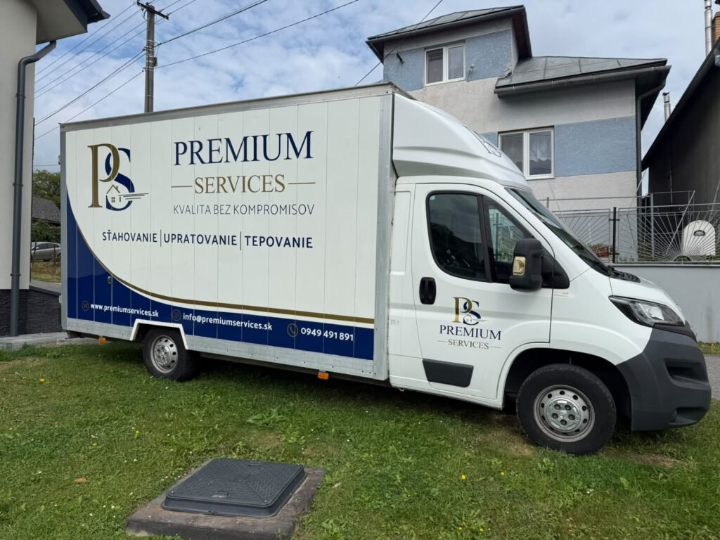 Sťahovacie auto Premium Services na prepravu nábytku a osobných vecí